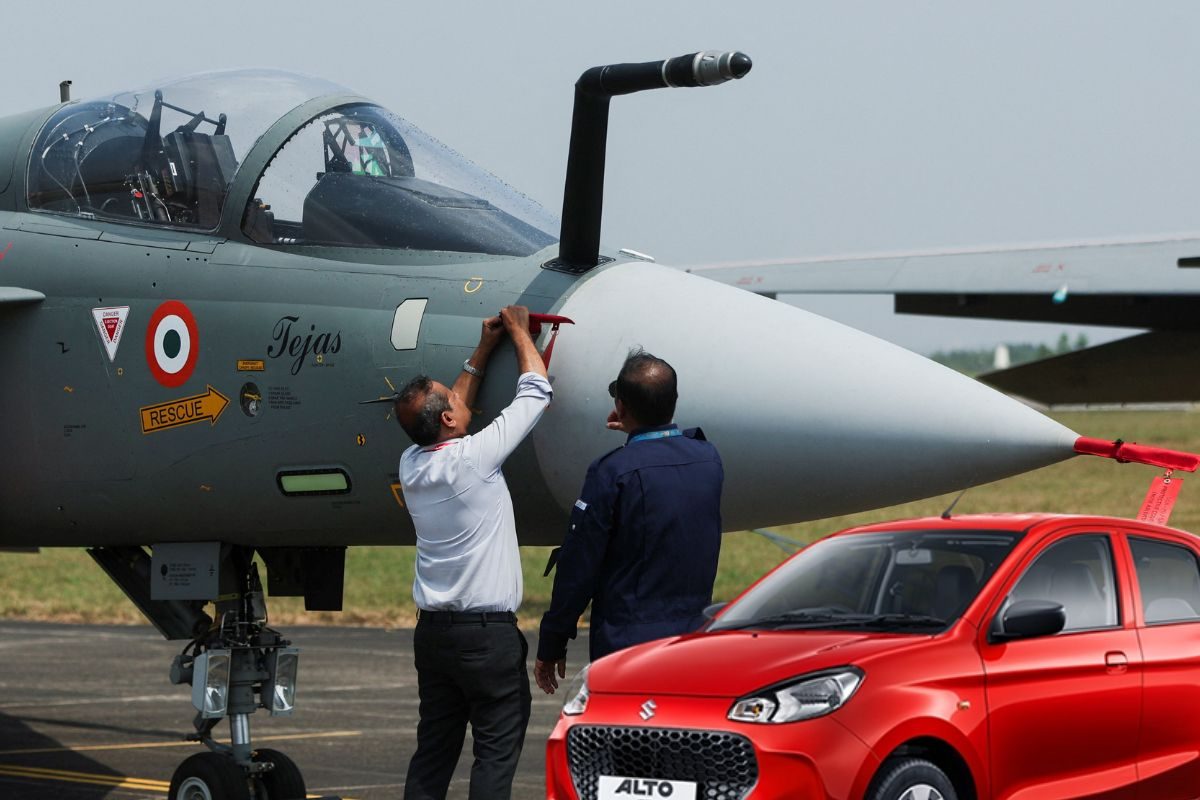 फाइटर जेट्स का ऑल्टो है ये लड़ाकू विमान 200 जेट खरीद रहा भारत कितना कारगर