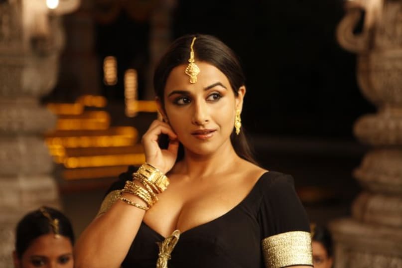 Vidya Balan, Vidya Balan Birthday, Vidya Balan 47th birthday, low budget film became blockbuster, the dirty picture unknown facts, how unlucky labeled heroin known as superstar, why Kangana Ranaut reject the dirty picture , the dirty picture b udget and collection, विद्या बालन, विद्या बालन का बर्थडे, विद्या बालन की फिल्म डर्टी पिक्चर, विद्या बालन ने जब 29 साल बड़े हीरो संग हसीना ने किया रोमांस, द डर्टी पिक्चर का कलेक्शन और बजट