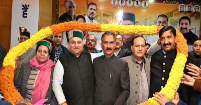 हिमाचल कांग्रेस को विनय कुमार के साथ सीएम सुक्खू, डिप्टी सीएम मुकेश औऱ पूर्व अध्यक्ष प्रतिभा सिंह.