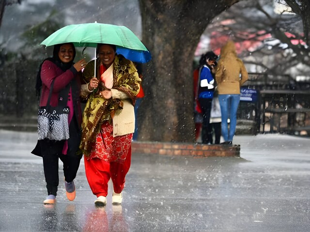राजस्थान के आसमान में उठा बवंडर, दिल्ली में होगी बारिश, प्रदूषण से मिलेगी राहत