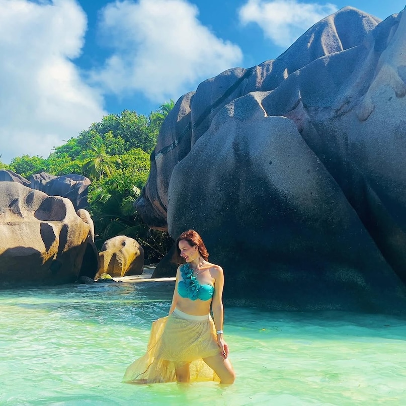 अंत में ज़ुज़ाना ने अपनी इस ऐतिहासिक यात्रा में साथ देने वाले सभी लोगों का धन्यवाद करते हुए कहा, “दुनिया के हर देश की यात्रा में आप सभी का साथ न होता, तो आज मैं यहां नहीं होती.”  (Image- zuzanas_adventures/insta)