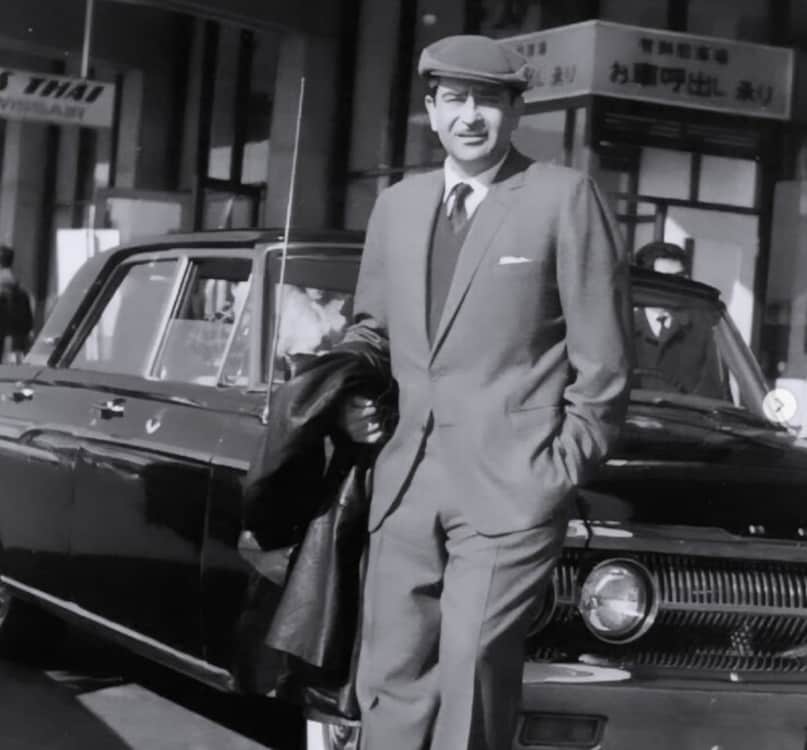 Raj Kapoor’s larger-than-life presence, both on and off screen, shaped the golden era of Bollywood and influenced filmmakers across the world. Raj Kapoor’s larger-than-life presence, both on and off screen, shaped the golden era of Bollywood and influenced filmmakers across the world.