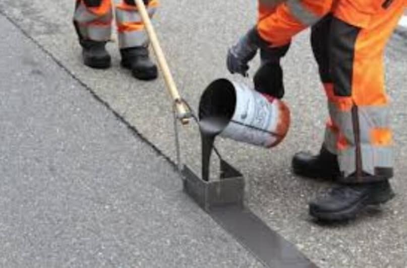 Raj Kapoor even repaired the broken road leading to his home to ensure a flawless experience for his guests, a true showman in every detail. Raj Kapoor even repaired the broken road leading to his home to ensure a flawless experience for his guests, a true showman in every detail.