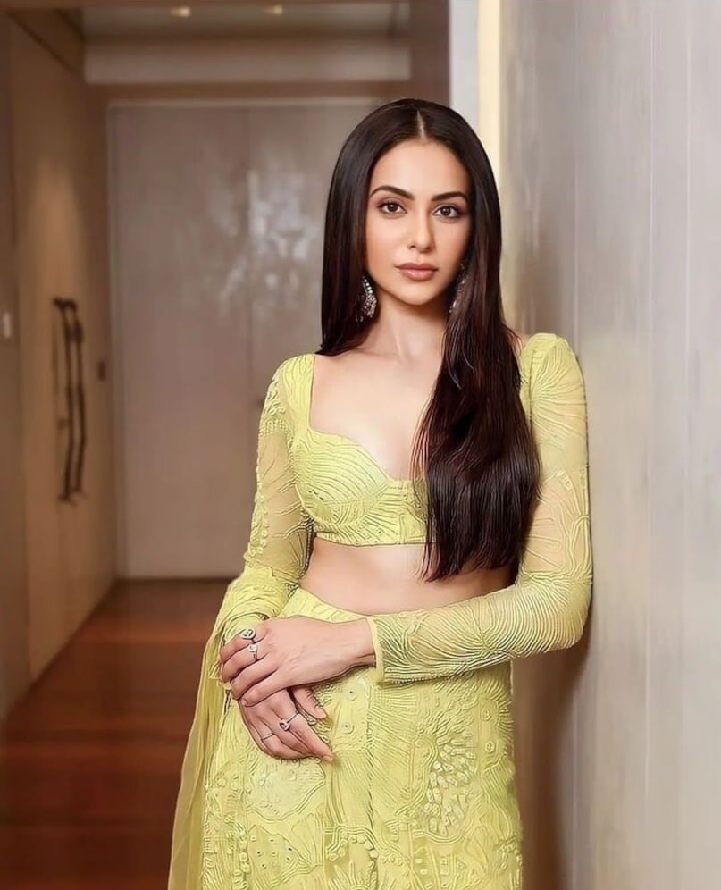 उनकी हालिया फिल्म ने सिर्फ अपनी कहानी के लिए ही नहीं, बल्कि इसलिए भी सुर्खियां बटोरी कि उन्होंने 50 साल के सुपरस्टार के सामने भी अपनी मौजूदगी मजबूती से दर्ज कराई. दर्शक उनके अभिनय से काफी प्रभावित हुए. खास बात यह रही कि आर माधवन ने भी उनकी परफॉर्मेंस की तारीफ की. 