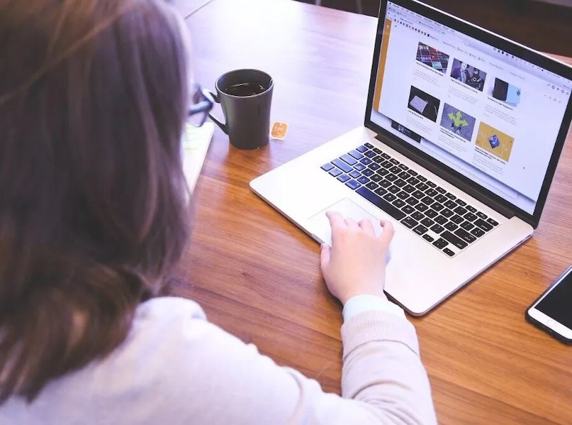 इसमें हमें टेढ़े-मेढ़े अक्षरों को पहचानकर लिखने के लिए कहा जाता है. लेकिन क्या आपने कभी सोचा है कि ऐसा क्यों पूछा जाता है? इसके पीछे असल वजह क्या है, इस बारे में आपने कभी विचार किया है? आज हम इसी का राज जानने वाले हैं.