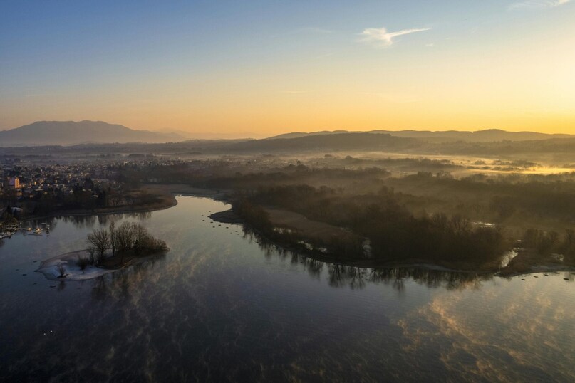 Karsog: Karsog is a charming village surrounded by pine forests and apple orchards. With its ancient temples, traditional Himachali lifestyle, and quiet ambiance, it offers an authentic, offbeat Himachal experience.