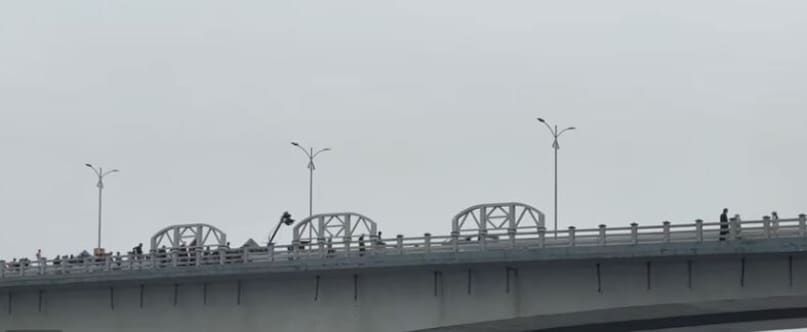 Dombivli-Mankoli Bridge: The Dombivli–Mankoli Bridge features in scenes emphasizing movement and transition. Its extended spans and industrial surroundings offer a practical backdrop for chase and travel sequences, seamlessly supporting the action without stealing focus. Used in its natural form, the bridge reinforces the film’s grounded and realistic visual style. Dombivli-Mankoli Bridge: The Dombivli–Mankoli Bridge features in scenes emphasizing movement and transition. Its extended spans and industrial surroundings offer a practical backdrop for chase and travel sequences, seamlessly supporting the action without stealing focus. Used in its natural form, the bridge reinforces the film’s grounded and realistic visual style.