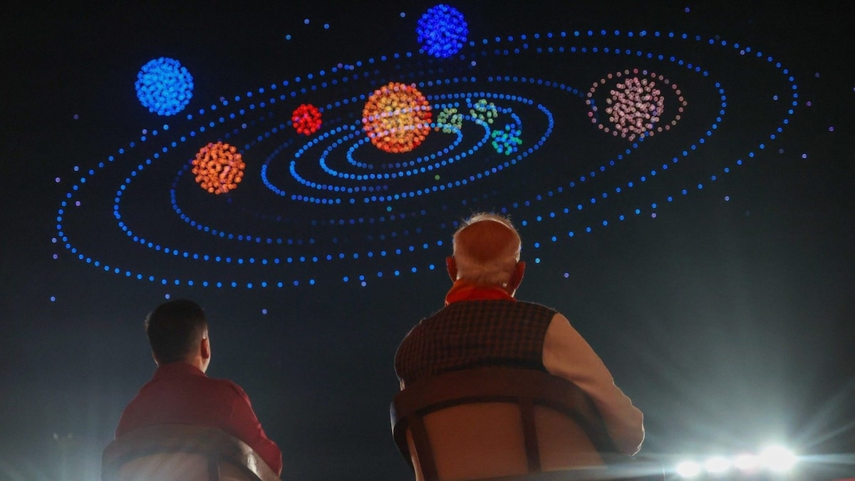 PM मोदी का शिव अवतार- माथे पर त्रिपुंड हाथ में त्रिशूल, नोएडा में पार्किंग को लेकर विवाद जमकर मारपीट