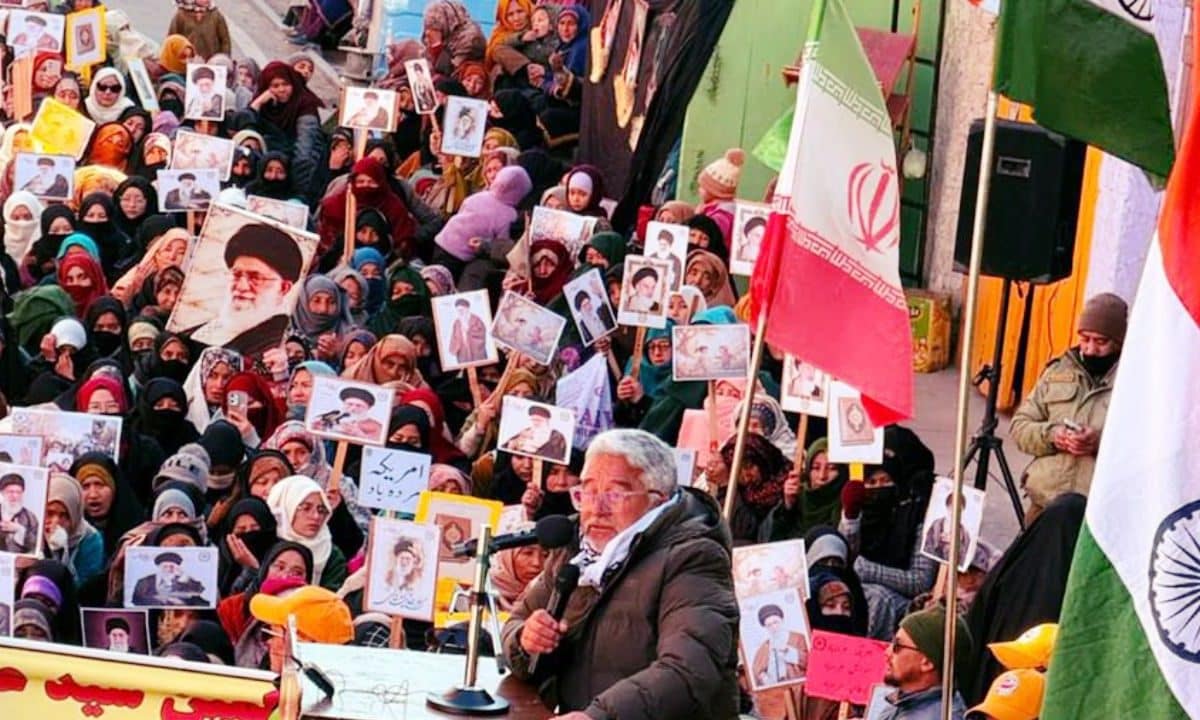 कारगिल: खामेनेई के समर्थन में लगे अमेरिका विरोधी नारे भीड़ ने निकाला ट्रंप-नेतन्याहू का जनाजा!