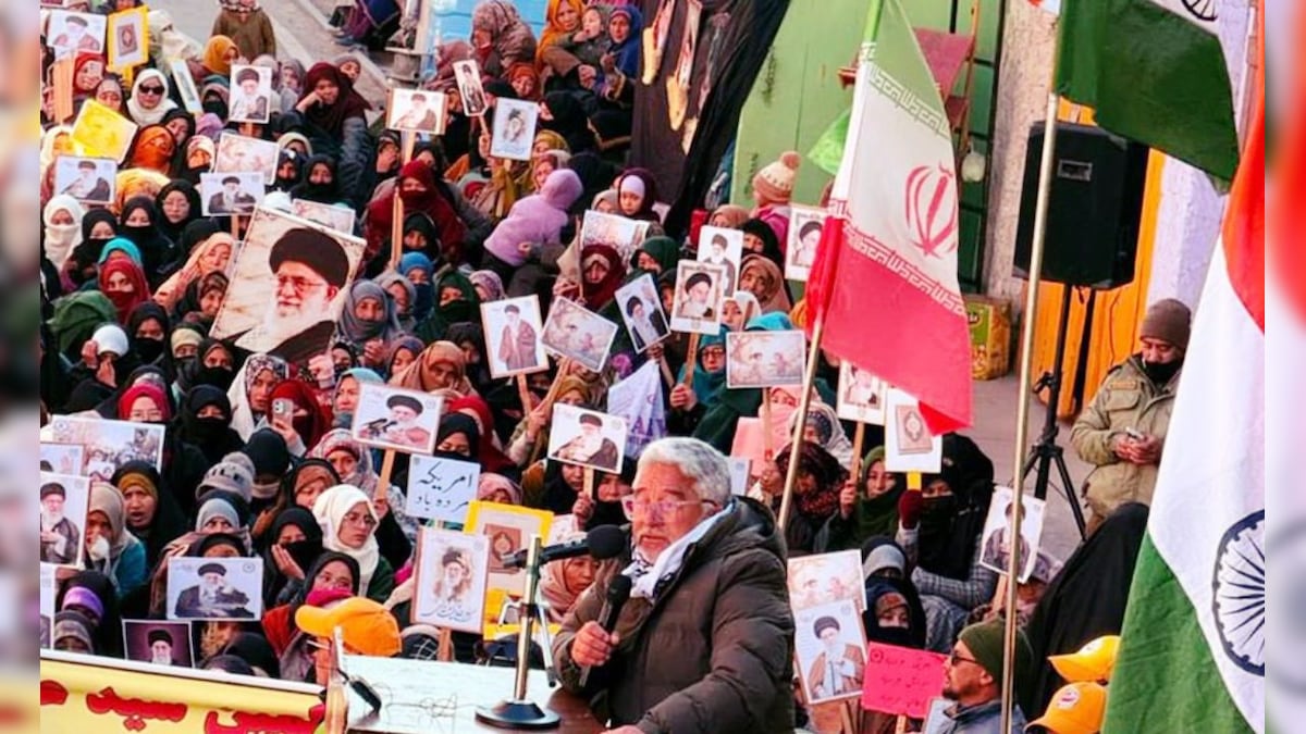 कारगिल: खामेनेई के समर्थन में लगे अमेरिका विरोधी नारे, भीड़ ने निकाला ट्रंप-नेतन्याहू का जनाजा!