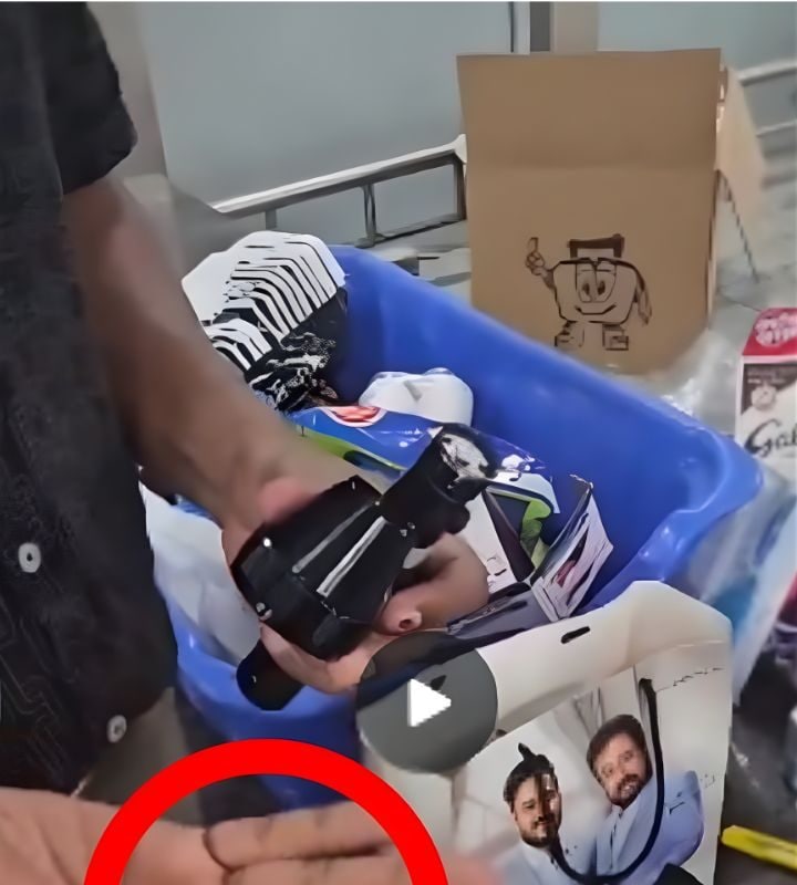 इस स्‍पेशल टॉर्च में लगी थी ऐसी बैटरी खरीदने के लिए बेचनी पड़ जाएगी किडनी | देखें VIDEO