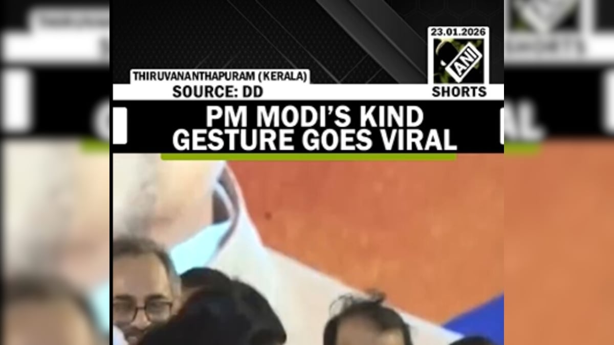 जब पीएम मोदी ने छूए एक महिला के पैर... वीडियो देख लोग रह गए दंग