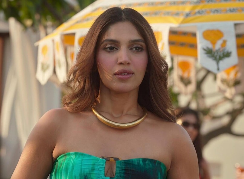 भूमि पेडनेकर ने असिस्टेंट कास्टिंग डायरेक्टर के तौर पर अपने करियर की शुरुआत की थी. वो यशराज फिल्म्स की असिस्टेंट कास्टिंग डायरेक्टर थी और इंटरनल ऑडिशन के जरिए एक्ट्रेस को उनकी पहली फिल्म मिली थी. साल 2015 में भूमि पेडनेकर ने ‘दम लगा के हईशा’ से अपने करियर की शुरुआत की थी. 