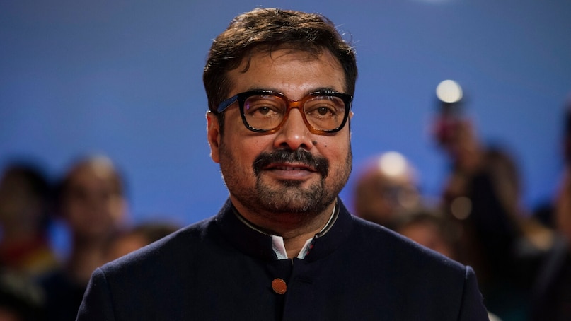 During the trip, Anurag Kashyap, Raja Chaudhary and Rahul Mahariya met members of royal families and listened to their personal stories. Many of them shared similar complaints about the government. These conversations helped Kashyap find a deeper context for the story, which finally gave shape and direction to the film.