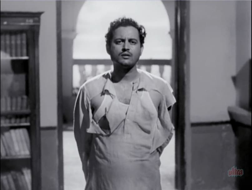 Anurag Kashyap was inspired to make Gulaal by the songs from Guru Dutt’s classic hit Pyaasa. While he was working on the script, Piyush Mishra visited him. A music director was also there and began playing songs by Nadeem-Shravan. During this, Piyush took the harmonium and sang some of his own songs. Kashyap was so impressed with Piyush’s music that he offered him the opportunity to compose songs for the film.