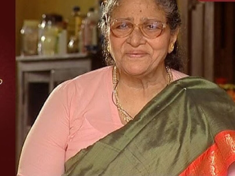 സുധീറിനെക്കാളും 15 വയസ് കൂടുതലായിരുന്നു ഖദീജയ്ക്ക്. അവർ ലിവിങ് ടുഗെദർ ബന്ധം നയിച്ചിരുന്ന വിവരം കോടമ്പാക്കത്തെ പരസ്യമായ രഹസ്യമായിരുന്നു. സുധീർ ആ ബന്ധത്തിൽ നിന്നും പുറത്തുവന്നതുമില്ല. കാലക്രമേണ സുധീറിന് സിനിമകൾ കുറഞ്ഞു തുടങ്ങി. ജീവിതത്തിലും അത് പ്രശ്നങ്ങൾ സൃഷ്‌ടിച്ചു. ഈ സമയം ഖദീജ ക്രിസ്തീയ ഭക്തിമാർഗത്തിൽ തിരിഞ്ഞു. ധ്യാനം കൂടി തിരികെവന്ന ഖദീജ, താൻ കാരണം സുധീറിന്റെ ജീവിതം നശിക്കാൻ പാടില്ല എന്ന നിലപാടെടുത്തു. സുഹൃത്തായ മനുവിന്റെ കൂടെ സുധീർ തിരികെ മഞ്ചേരിയിലേക്കും അവിടെ നിന്നും കോഴിക്കോട്ടേക്കും