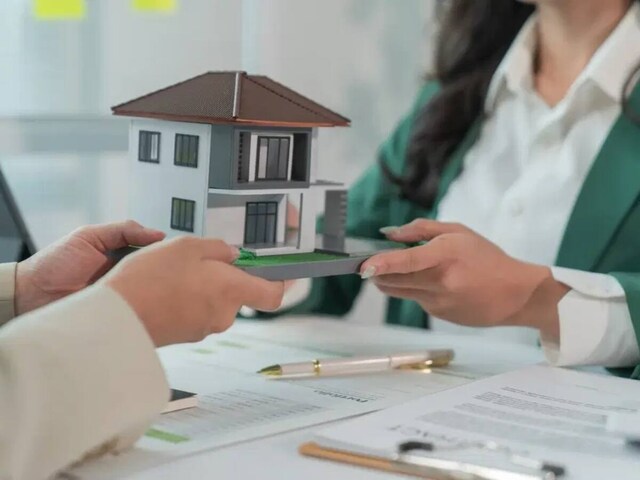 बिना ऑक्‍यूपेंसी सर्टिफिकेट देखे न लें पजेशन, बिल्‍डर कर जाएगा खेल, फंसेंगे आप