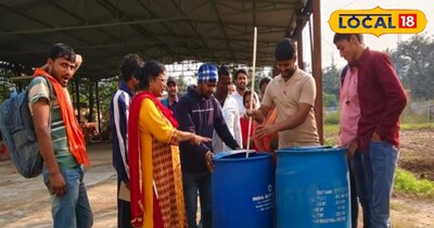 जैसे कि मशरूम की विभिन्न किस्में कैसे उगाई जाती है. उचित तापमान और आर्द्रता (Humidity) का प्रबंधन,बीज चयन और सब्सट्रेट तैयार करने की विधि,रोग एवं कीट नियंत्रण,तैयार मशरूम को बाजार तक पहुंचाने और बेचने की प्रक्रिया,लागत एवं लाभ की गणना. इस प्रशिक्षण में शामिल होने के लिए किसानों की उम्र 45 वर्ष से कम होना आवश्यक है.