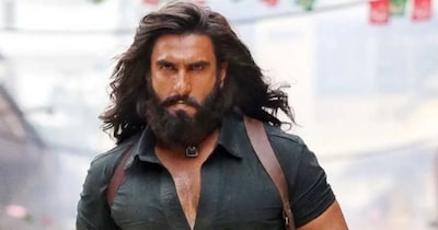 'धुरंधर' साल 2025 की सबसे ज्यादा कमाई करने वाली फिल्म बन चुकी है.