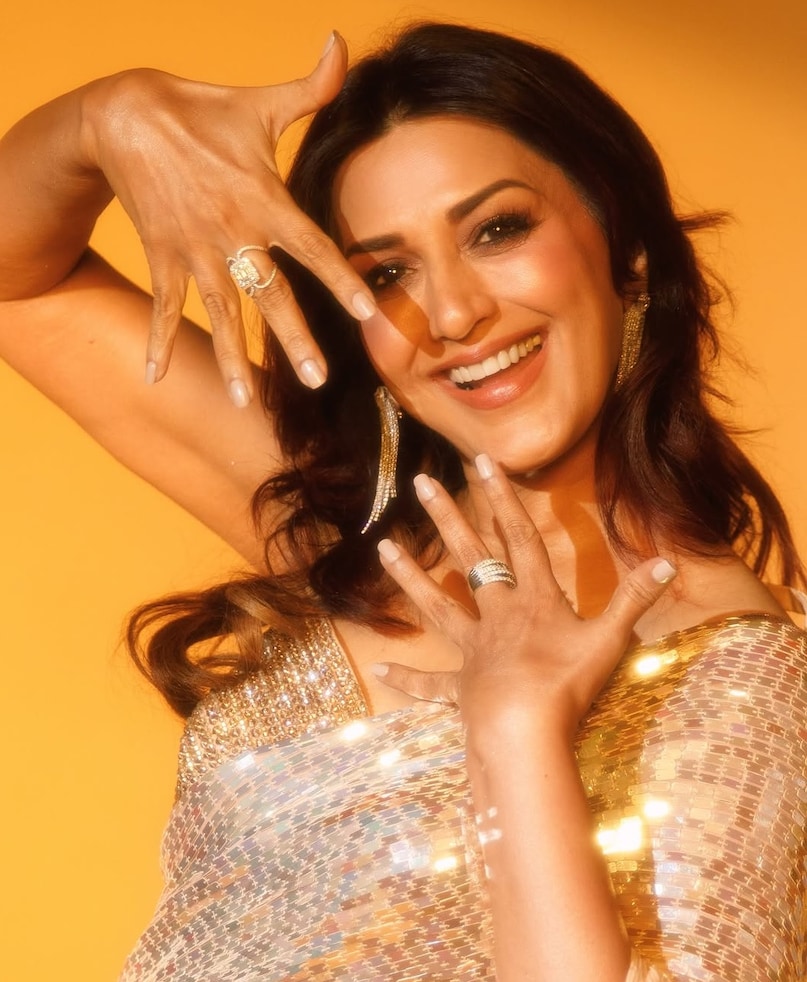 Sonali Bendre, Sonali Bendre birthday, Sonali Bendre Debut Movie with Govinda, Sonali Bendre films, Sonali Bendre 90s Movies, सोनाली बेंद्रे, सोनाली बेंद्रे बर्थडे, सोनाली बेंद्रे फिल्मी सफर, सोनाली बेंद्रे संघर्ष