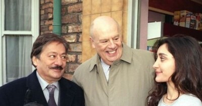 नई दिल्ली. आज के दौर में किसी बॉलीवुड एक्टर का हॉलीवुड फिल्म में काम करना बहुत बड़ी बात मानी जाती है, लेकिन सईद जाफरी ने यह उपलब्धि 60 के दशक में ही हासिल कर ली थी. उस जमाने में, जब भारतीय कलाकारों के लिए विदेशी सिनेमा के दरवाजे लगभग बंद थे, उन्होंने ब्रिटिश और अमेरिकी फिल्मों में अपनी एक खास पहचान बनाई. उनके अभिनय का लोहा न केवल भारत में माना गया, बल्कि सात समंदर पार भी उनकी कलाकारी की जमकर तारीफ हुई. 