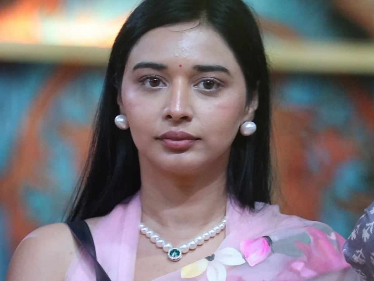 Is the claim of having 150 bodyguards true or rumour? Tanya Mittal replied