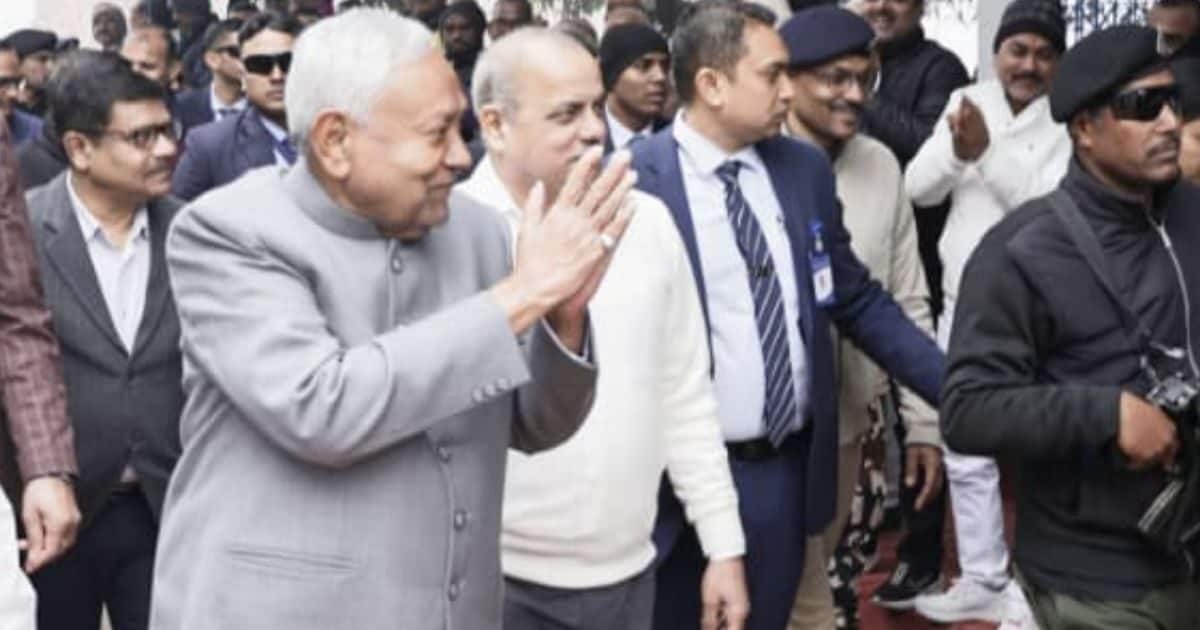 नए साल के पहले दिन नीतीश कुमार ने दिखाया ‘नो रिटायरमेंट’ मूड, देखिए PHOTOS