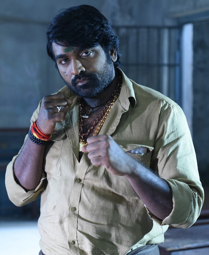 Vijay Sethupathi, Vijay Sethupathi Best Films, Gandhi Talks, Vijay Sethupathi must watch movies, Vijay Sethupathi news, विजय सेतुपति, विजय सेतुपति बेस्ट फिल्में, पिज्जा, विक्रम वेधा, गांधी टॉक्स, मास्टर मूवी