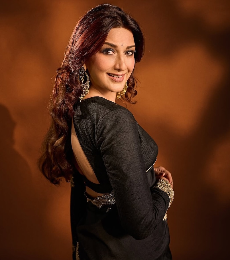 Sonali Bendre, Sonali Bendre birthday, Sonali Bendre Debut Movie with Govinda, Sonali Bendre films, Sonali Bendre 90s Movies, सोनाली बेंद्रे, सोनाली बेंद्रे बर्थडे, सोनाली बेंद्रे फिल्मी सफर, सोनाली बेंद्रे संघर्ष