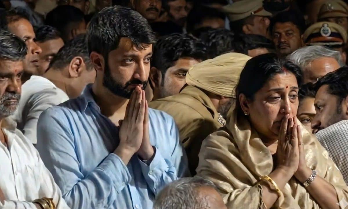 अलविदा दादा... जब बीवी सुनेत्रा पवार और बेटे जय ने दी आख‍िरी व‍िदाई, पत्थर दिल भी रो पड़े