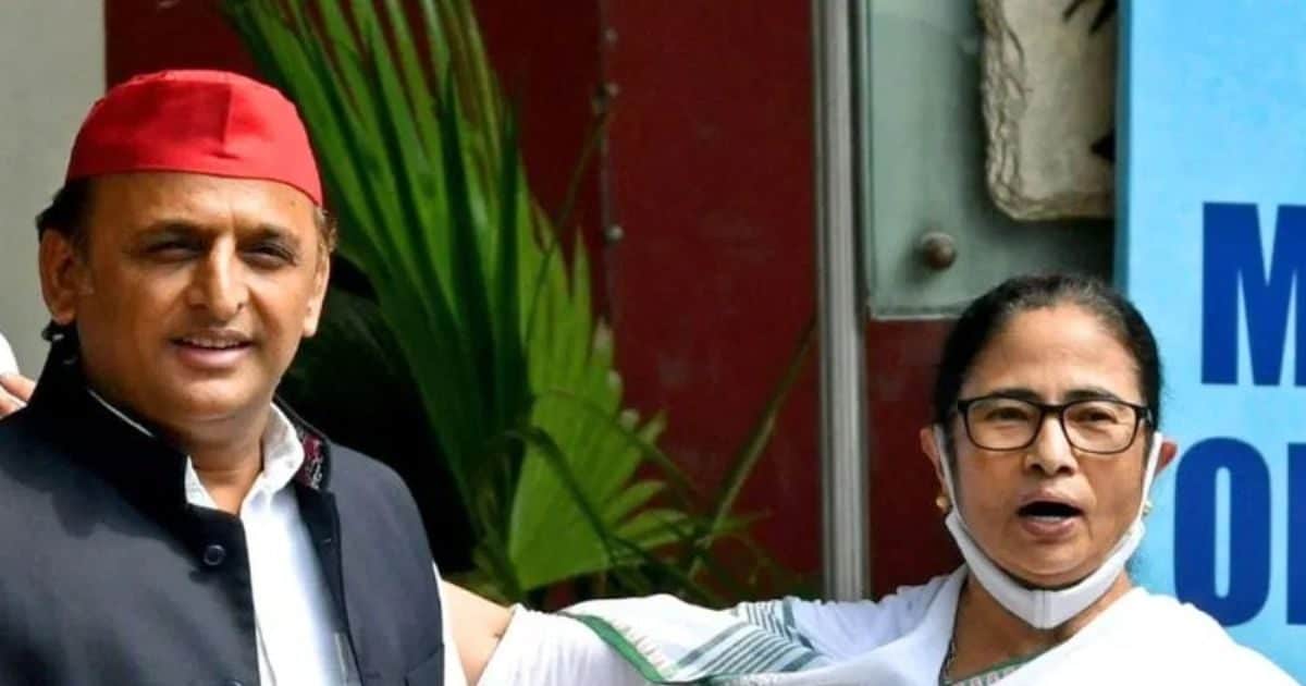 बंगाल में SIR पर जारी बवाल, अखिलेश यादव क्यों पहुंचे कोलकाता? ममता से मुलाकात के सियासी मायने