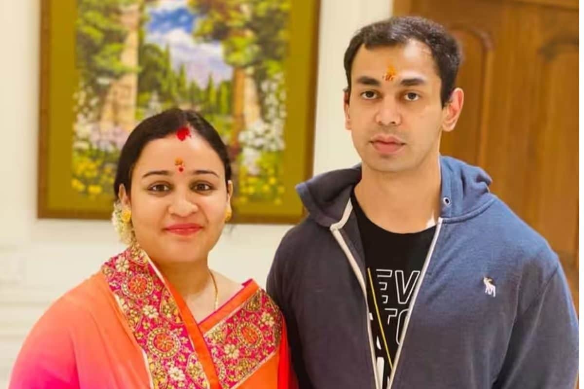 अपर्णा यादव को क्यों तलाक दे रहे प्रतीक यादव पति-पत्नी के बीच किस बात का झगड़ा जानें सारी वजह