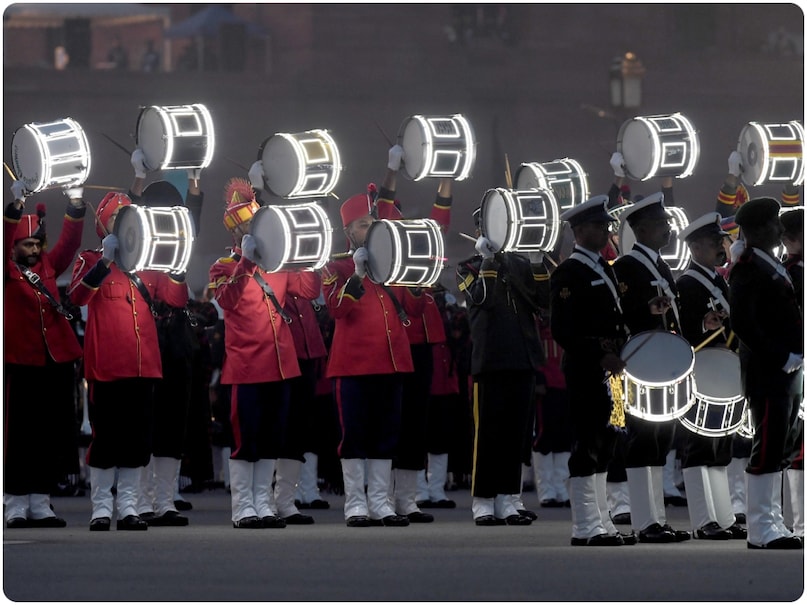 Beating Retreat Ceremony, Beating Retreat Ceremony 2026, President Droupadi Murmu, PM Modi Beating Retreat Ceremony, Operation Sindoor Strength, 77th Republic Day celebrations, Beating Retreat Ceremony at Vijay Chowk, बीटिंग रिट्रीट सेरेमनी, बीटिंग रिट्रीट सेरेमनी 2026, पीएम मोदी बीटिंग रिट्रीट सेरेमनी, ऑपरेशन सिंदूर शक्ति, विजय चौक पर बीटिंग रिट्रीट सेरेमनी