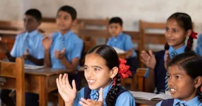 सीट अपडेट नहीं होने के कारण करीब 80 हजार बच्चों का नामांकन प्रभावित होने की संभावना जताई जा रही है.