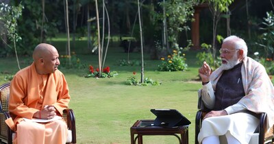 सीएम योगी और प्रधानमंत्री नरेंद्र मोदी.