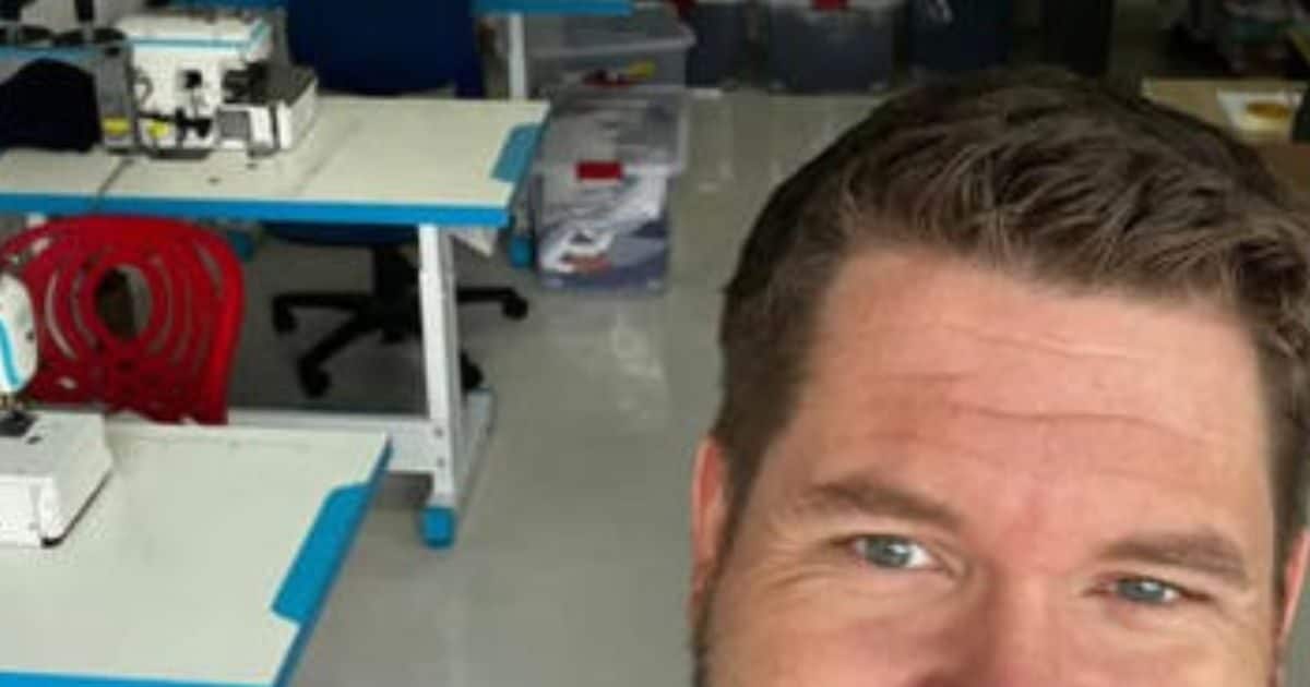 ऑस्‍ट्रेलिया से आकर भारत में खोली कपड़े की दुकान, लोकल कर्मचारियों ने करा दिया 30 लाख का नुकसान, जानें पूरी कहानी