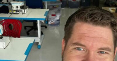 ऑस्‍ट्रेलियाई नागरिक ने बैंगलुरु में कपड़े बनाने की फैक्‍ट्री लगाई थी.