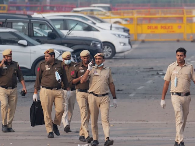 दिल्ली में LLB पास शूटर का एनकाउंटर, दो सगे भाइयों पर बरसाई थी 50 गोलियां