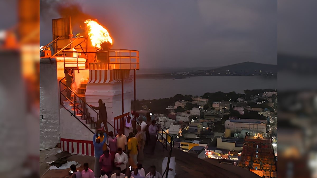 'आस्था की लौ जलती रहेगी', दीपम विवाद में हिंदुओं की बड़ी जीत, मद्रास हाईकोर्ट से स्टालिन सरकार को झटका