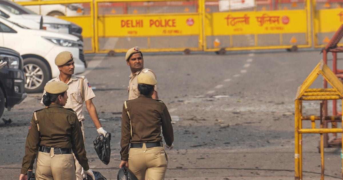 गणतंत्र दिवस से पहले ये कैसी साजिश? दिल्ली पुलिस का ताबड़तोड़ एक्शन, 94 जगह रेड, 70 लोग गिरफ्तार