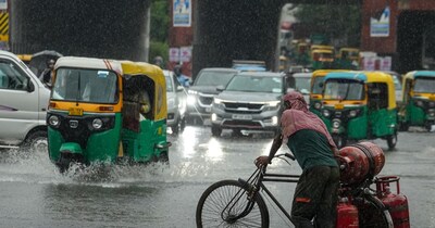 दिल्ली-एनसीआर में आज सुबह बारिश हुई.