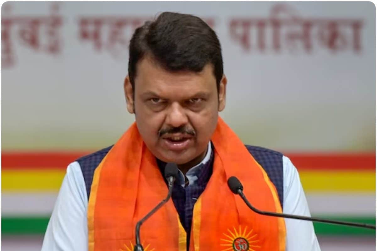 अंबरनाथ-अकोट में कांग्रेस-AIMIM से गठबंधन पर फडणवीस का एक्शन मोड पार्टी लाइन तोड़ने वालों पर गिरेगी गाज