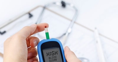 रात में शुगर बढ़ने के कारण और कंट्रोल करने के उपाय: एक्सपर्ट्स ने बताए तरीके.