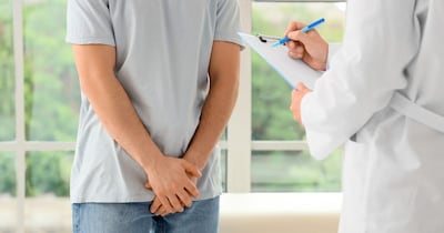 प्रोस्टेट का साइज बढ़ जाए, तो पेशाब करने में दिक्कत महसूस होती है.