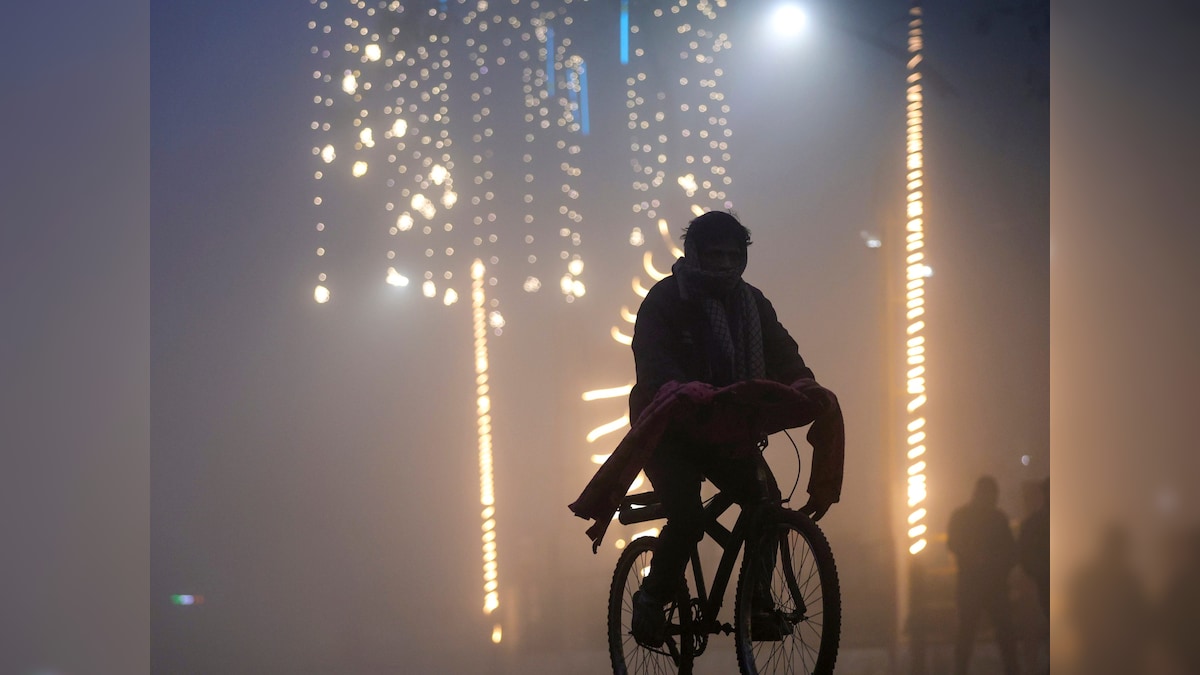 गोरखपुर से जोरहट तक छाया अंधेरा, यूपी-बिहार में धुंध-कोहरे से हाहाकार