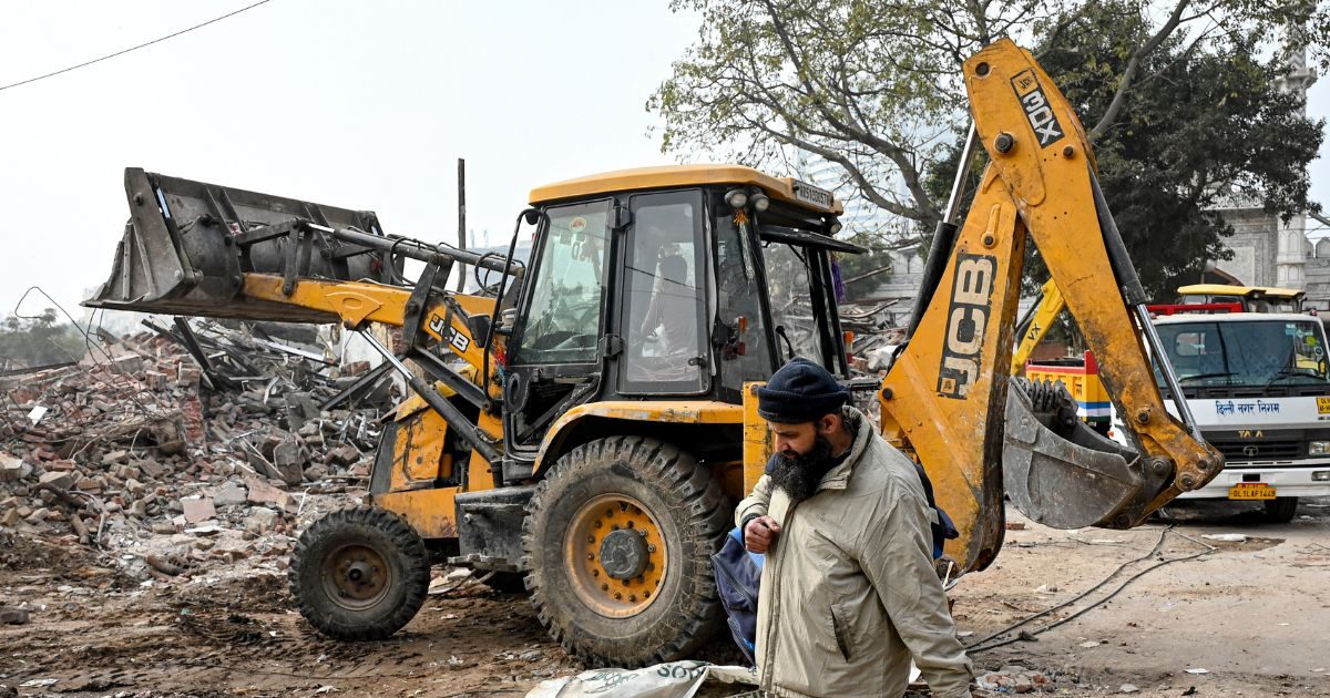 Turkman Gate Violence: कौन है वो शख्स जिसने तुर्कमान गेट पत्थरबाजी पर दर्ज कराई FIR, आखिर क्या हुआ था रात 12.40 पर?