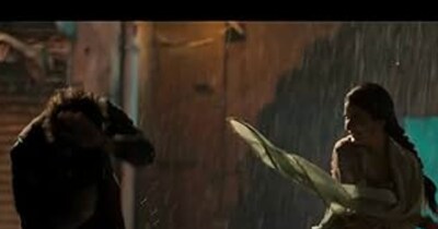 नई दिल्ली. साल 2025 में आई एक ऐसी रोमांटिक फिल्म ने दर्शकों के दिलों में खास जगह बना ली, जिसे थिएटर में वह सफलता नहीं मिल सकी जिसकी वह हकदार थी. रिलीज के समय यह फिल्म बॉक्स ऑफिस पर ज्यादा कमाई नहीं कर पाई और बड़े बजट की फिल्मों के बीच कहीं दबकर रह गई. लेकिन कहानी, एक्टिंग और भावनात्मक गहराई इतनी मजबूत थी कि जिसने भी इसे देखा, वह इसकी तारीफ किए बिना नहीं रह सका. समय बीतने के साथ-साथ यही फिल्म डिजिटल प्लेटफॉर्म पर पहुंची और देखते ही देखते दर्शकों की पसंद बन गई. सोशल मीडिया पर इसकी चर्चा बढ़ी, IMDb पर इसे 7.8 की मजबूत रेटिंग मिली. फिल्म में 90 के दशक की याद दिलाने वाला माहौल, संजीदा संवाद और रिश्तों की सादगी ने इस फिल्म को खास बना दिया. 