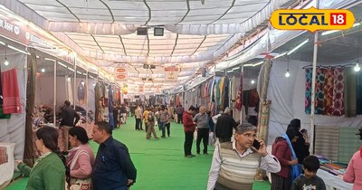 जयपुर के टोंक फाटक स्थित खादि ग्रामोद्योग बोर्ड परिसर में चल रहा हैं खादी फेयर। 