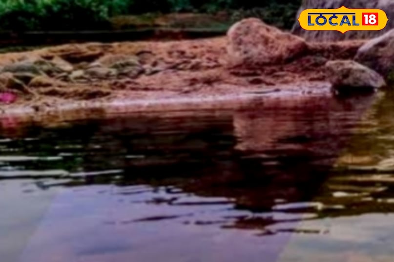 आगे कहा कि नए साल के मौके पर ततहा झरना पिकनिक स्पॉट के रूप में काफी लोकप्रिय हो जाता है. आसपास के जिलों के अलावा अन्य क्षेत्रों से भी लोग यहां परिवार और दोस्तों के साथ घूमने आते हैं. स्थानीय स्तर पर इस स्थल की ख्याति बेहद अधिक है. 