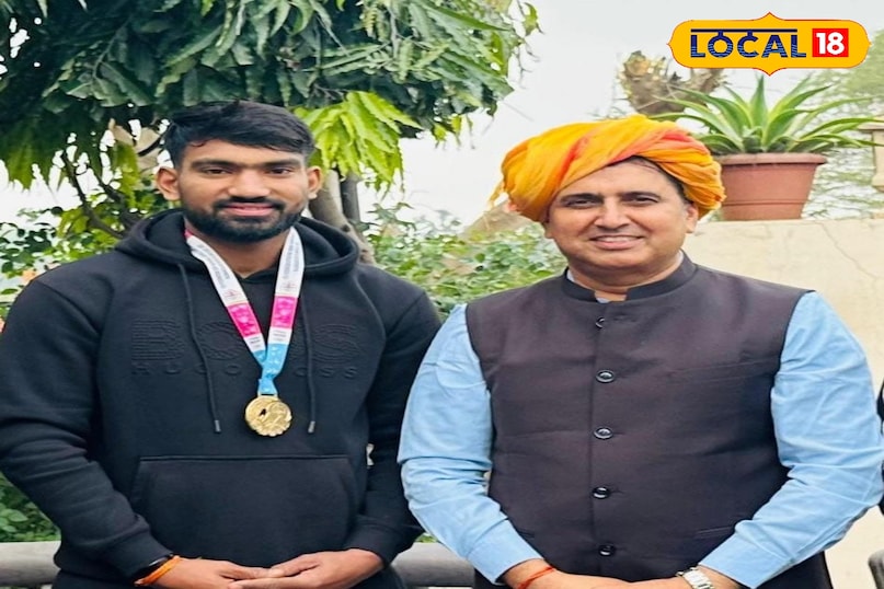 विकास यादव 